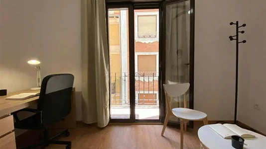 Rooms in Valencia Ciutat Vella - photo 2