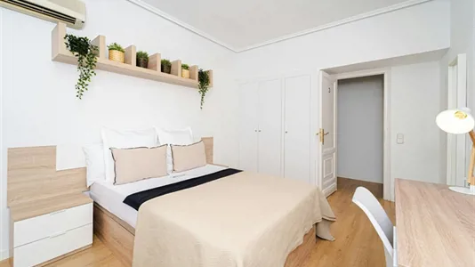 Rooms in Madrid Moncloa-Aravaca - photo 1