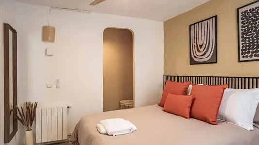 Rooms in Barcelona Ciutat Vella - photo 3