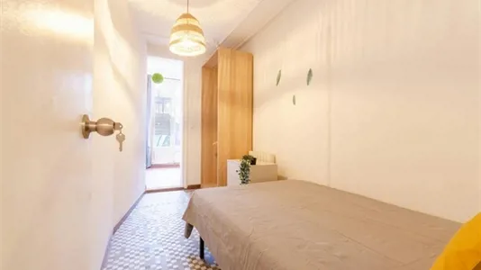 Rooms in Barcelona Eixample - photo 2