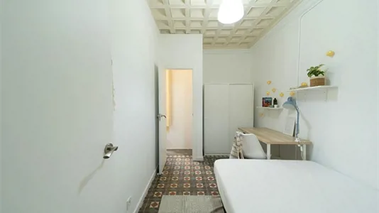 Rooms in Barcelona Ciutat Vella - photo 3