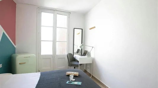 Rooms in Barcelona Ciutat Vella - photo 2