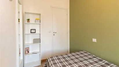 Room for rent in Milano Zona 6 - Barona, Lorenteggio, Milan