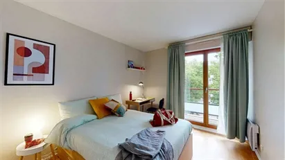 Room for rent in Boulogne-Billancourt, Île-de-France