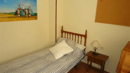 Rooms in Córdoba - photo 2