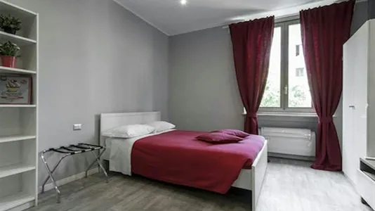 Apartments in Milano Zona 8 - Fiera, Gallaratese, Quarto Oggiaro - photo 3