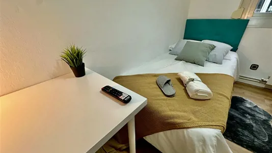 Rooms in Zaragoza - photo 3