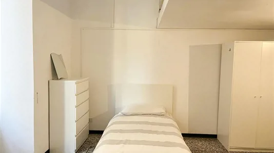 Rooms in Genoa - photo 1