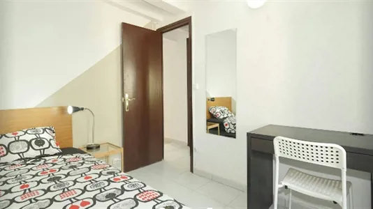 Rooms in Barcelona Ciutat Vella - photo 2