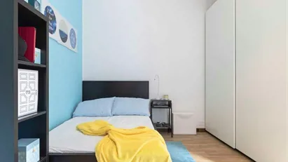 Room for rent in Milano Zona 6 - Barona, Lorenteggio, Milan