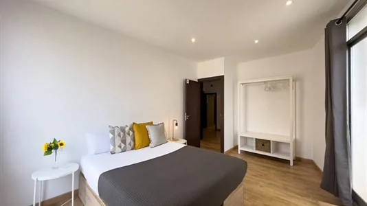 Rooms in Barcelona Ciutat Vella - photo 2