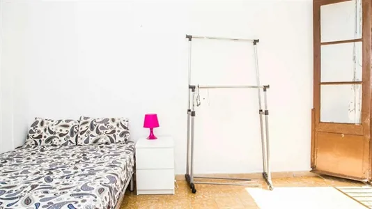 Rooms in Barcelona Ciutat Vella - photo 1