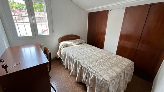 Rooms in Zaragoza - photo 1