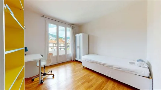 Rooms in Grenoble - photo 1