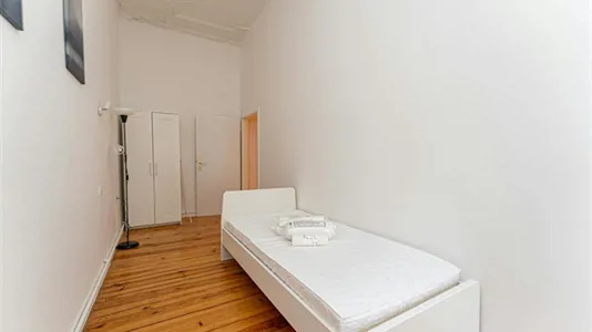 Rooms in Berlin Charlottenburg-Wilmersdorf - photo 2