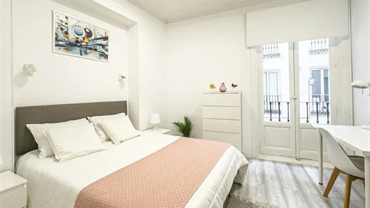 Rooms in Madrid Centro - photo 2