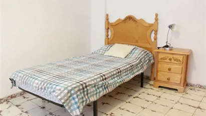 Room for rent in El Fontanal, Andalucía