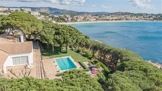 Houses in Sant Feliu de Guíxols - photo 1