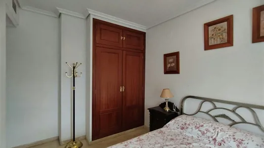 Rooms in Córdoba - photo 1