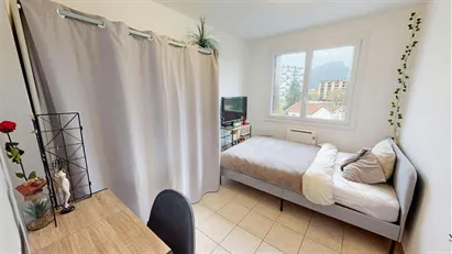 Room for rent in Grenoble, Auvergne-Rhône-Alpes