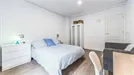 Room for rent, Valencia L'Eixample, Valencia (region), &lt;span class=&quot;blurred street&quot; onclick=&quot;ProcessAdRequest(11802971)&quot;&gt;&lt;span class=&quot;hint&quot;&gt;See streetname&lt;/span&gt;[xxxxxxxxxxxxx]&lt;/span&gt;