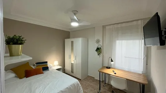 Rooms in Zaragoza - photo 2