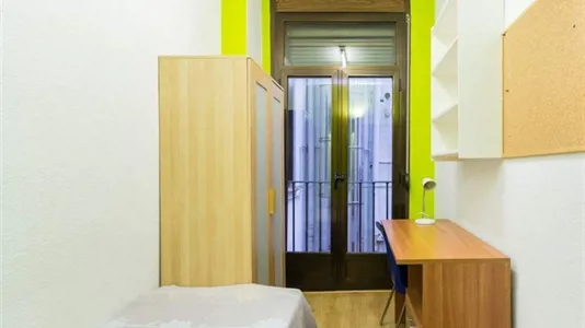 Rooms in Madrid Centro - photo 1