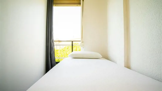 Rooms in Barcelona Sants-Montjuïc - photo 1