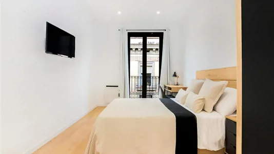 Rooms in Barcelona Ciutat Vella - photo 1