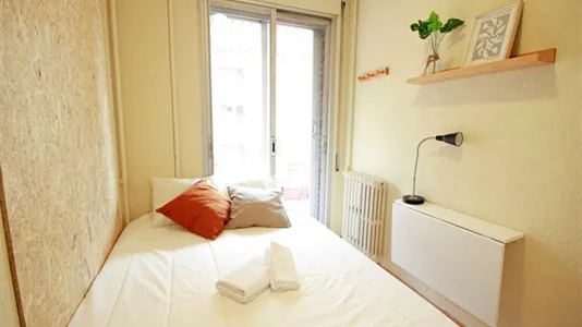 Rooms in Barcelona Eixample - photo 2