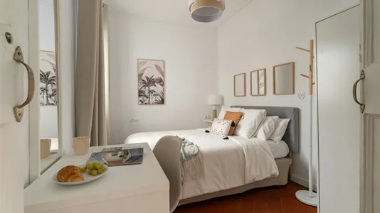 Rooms in Barcelona Ciutat Vella - photo 3