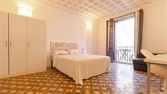 Rooms in Barcelona Ciutat Vella - photo 1