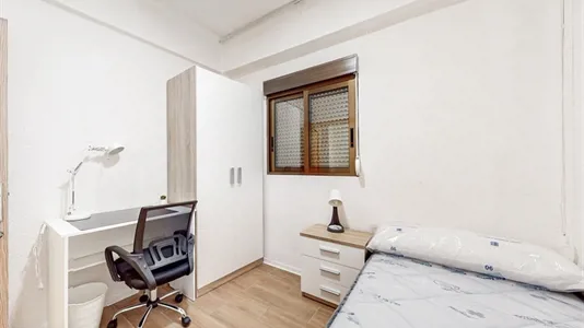 Rooms in Castellón de la Plana/Castelló de la Plana - photo 1