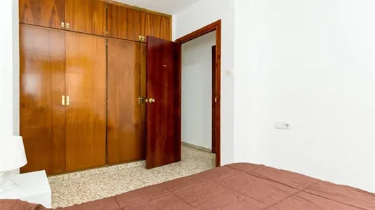 Rooms in Granada - photo 1