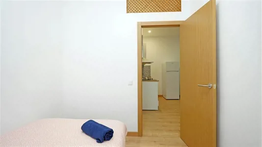 Rooms in Barcelona Ciutat Vella - photo 3