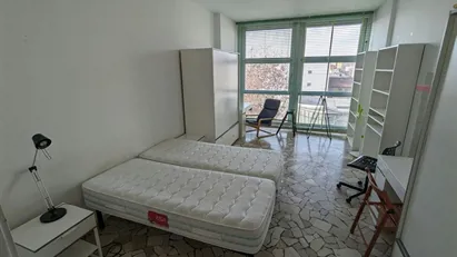 Room for rent in Milano Zona 9 - Porta Garibaldi, Niguarda, Milan