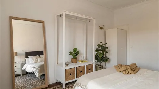 Rooms in Barcelona Ciutat Vella - photo 3