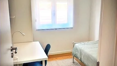 Room for rent in Almada, Setúbal (Distrito)