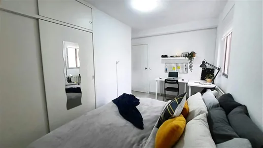 Rooms in Madrid Usera - photo 1