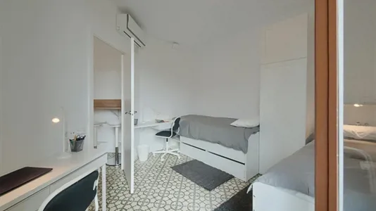 Rooms in Barcelona Eixample - photo 2