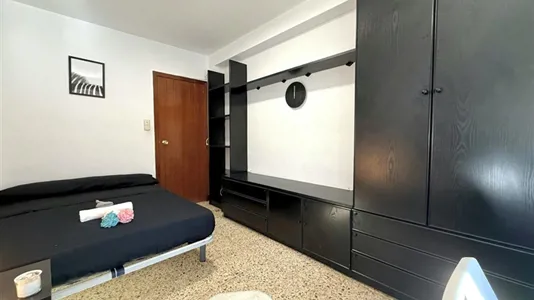 Rooms in Zaragoza - photo 3