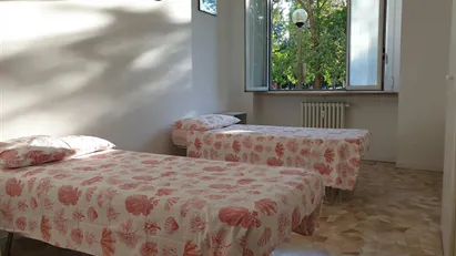 Room for rent in Milano Zona 6 - Barona, Lorenteggio, Milan