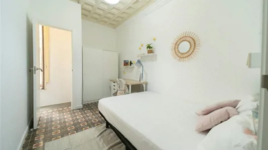 Rooms in Barcelona Ciutat Vella - photo 3