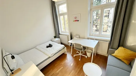 Rooms in Wien Neubau - photo 2