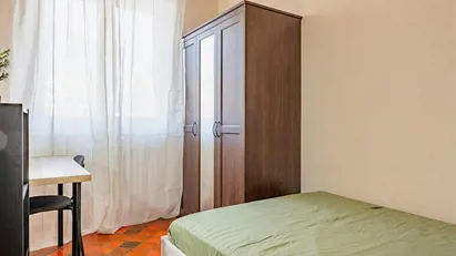 Room for rent in Milano Zona 8 - Fiera, Gallaratese, Quarto Oggiaro, Milan