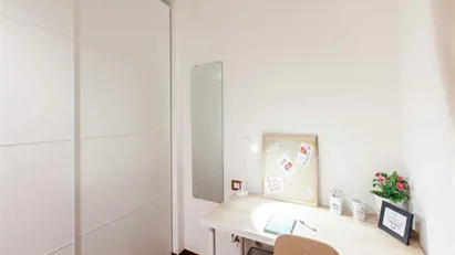 Room for rent in Milano Zona 9 - Porta Garibaldi, Niguarda, Milan