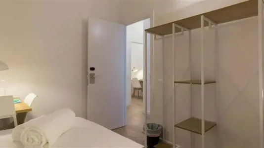 Rooms in Barcelona Ciutat Vella - photo 2