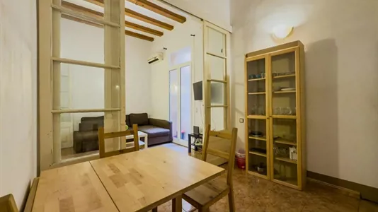 Rooms in Barcelona Ciutat Vella - photo 3