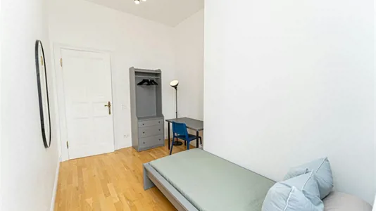 Rooms in Berlin Charlottenburg-Wilmersdorf - photo 3