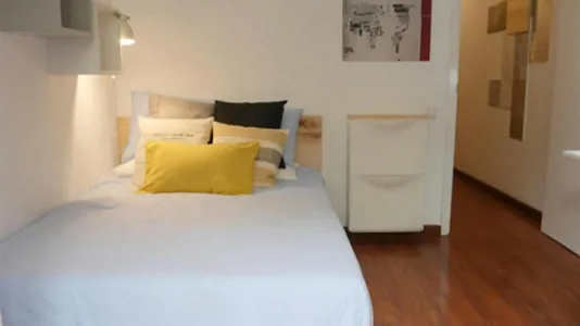 Rooms in Barcelona Eixample - photo 2